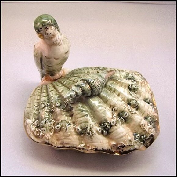 1960s Vintage Jewelry Box Majolica Style Shells w Parakeet - Picture 2 of 7